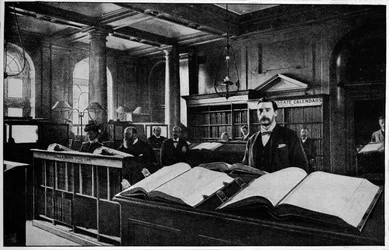 Salle de recherche publique au registre des successions, Somerset House, Londres, vers 1901