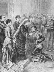 La reine Victoria décorant des officiers engagés dans les guerres afghane et zouloue...8 décembre 1879