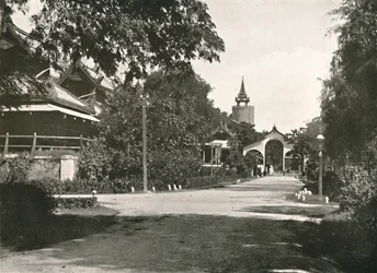 Tour de guet des reines, le palais, Mandalay, 1900