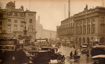 Regent Street, Londres, Angleterre, vue de Piccadilly Circus, 1923