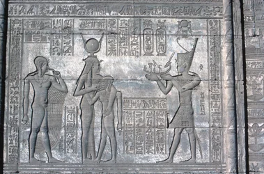 Relief sur le Mammisi romain, Temple d