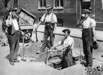 Réparateurs de route, Londres, 1926-1927