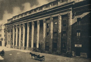 Rome - Piazza di Pietra, 1910