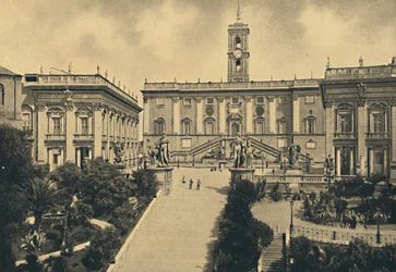 Rome - Le Capitole : au centre Palais des Sénateurs maintenant Hôtel de Ville, 1910