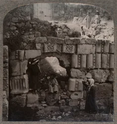 Ruines de la Maison de Lazare, vers 1900