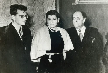 Compositeur russe Dmitri Chostakovitch, chanteuse Maria Maksakova et écrivain Aleksey Tolstoy, 1943
