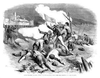 Soldats russes tirant sur l