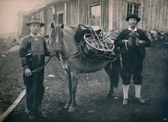 Highlanders de Saetersdalen avec cheval de bât, 1914