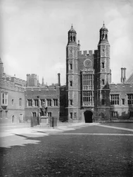 Cour de récréation et tour de Lupton, 1926