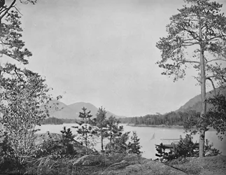 Montagne de Shelving Rock, lac George, New York, vers 1897