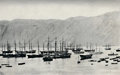 Navire en attente de cargaisons de nitrate à Iquique, 1911