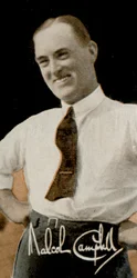Sir Malcolm Campbell 1885-1948, pilote automobile et journaliste anglais, 1935