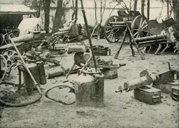 Quelques dépouilles du champ de bataille, 1919