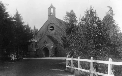 Église Saint-Hugues, Chakrata, Inde, 1917