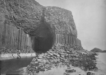 Staffa - La grotte de Fingal, 1895