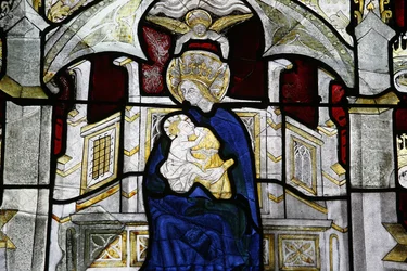 Vitrail à la collégiale Notre-Dame des Marais : Vierge et l