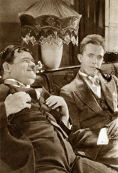 Stan Laurel et Oliver Hardy, duo comique américain, 1933