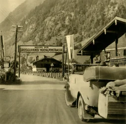Départ de la route alpine du Grossglockner, Fusch an der Großglocknerstraße, Autriche