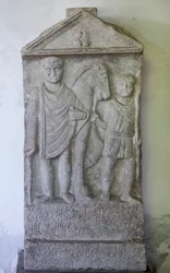 Stèle de Valerio Alucenzio, pierre, IIIe siècle