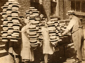 Le retour en faveur des chapeaux de paille, 1930, 1933