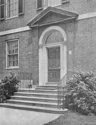 Porte de rue de la maison de Mme WK Vanderbilt, New York