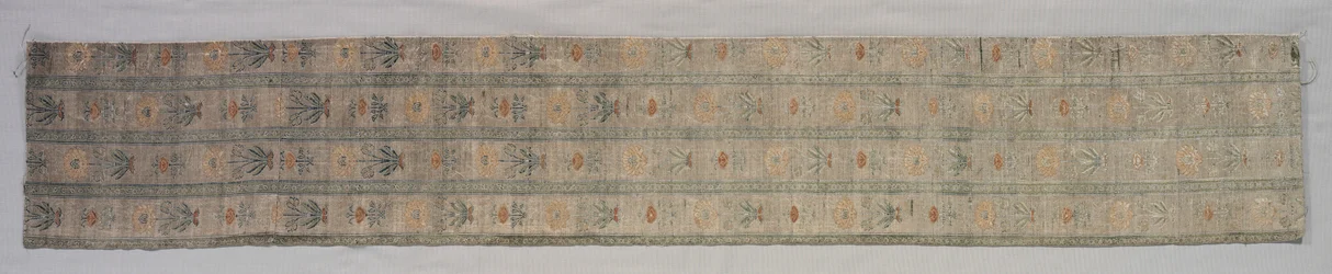 Entourage pour housse de coussin en soie turque, début des années 1600