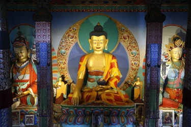 Temple des Mille Bouddhas Congrégation Dashang Kagyu Ling Shakyamuni Bouddha, La Boulaye, France