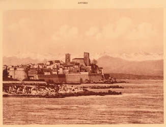 La crête des Alpes et Antibes, 1930