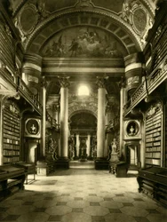 La Bibliothèque nationale autrichienne, Vienne, Autriche, vers 1935.