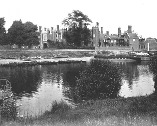 La rive à Hampton Court, Richmond, Londres
