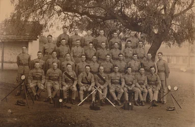 Les signaleurs du bataillon du premier bataillon, le régiment royal West Kent de la reine. Poona