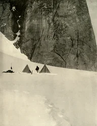 Le camp sous le pilier de granit, à un demi-mile du dépôt inférieur du glacier...27 janvier 1909