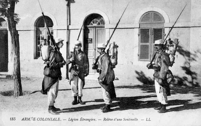 La Relève de la Garde, Légion étrangère française, vers 1910