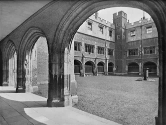 Les Cloîtres, 1926