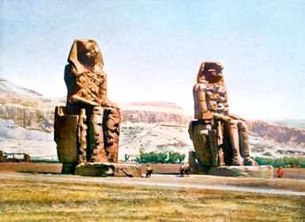 Les Colosses de Memnon, Égypte, 20ème siècle