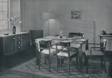La salle à manger - meubles en noyer et sycomore, 1942