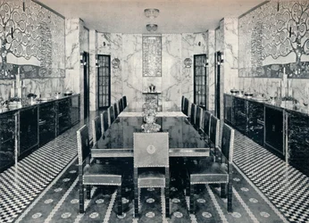 La salle à manger du palais Stoclet, Bruxelles, Belgique, vers 1914