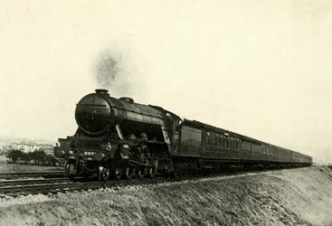 Le Down Flying Scotsman passant par Reston, vers 1930