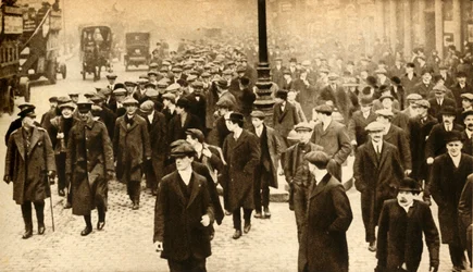 Le Bataillon des Footballeurs, Londres, Première Guerre mondiale, 1914-1918, 1933