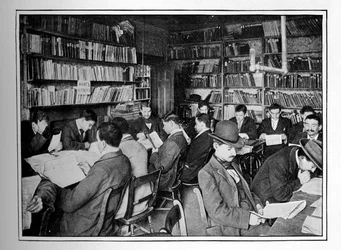 La bibliothèque russe libre et salle de lecture, 15 Whitechapel Road, Stepney, Londres, vers 1901