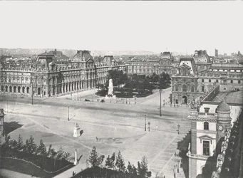 Le Louvre, Paris, France, 1895