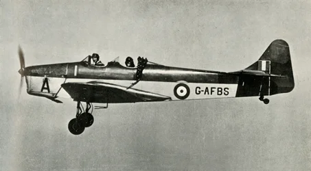 Le Miles Magister, 1941