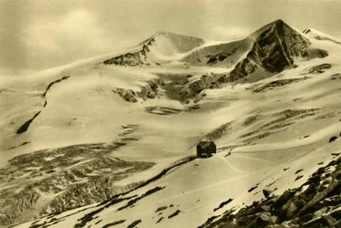 La Neue Prager Hütte, montagne Großvenediger, Tyrol, Autriche, vers 1935