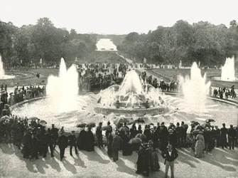Les fontaines du palais, Versailles, France, 1895