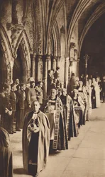 Les regalia, 12 mai 1937