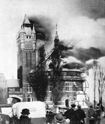Le Théâtre commémoratif de Shakespeare détruit par le feu, mars 1926