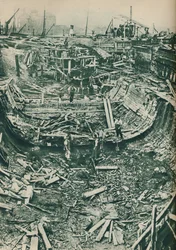 Le navire devenu une cale sèche, 1937