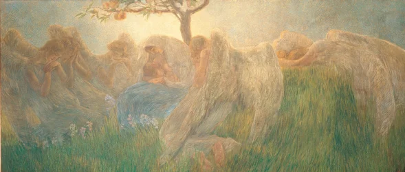 La mère portant un voile sur une herbe verte avec des fleurs et des arbres embrasse le fils pendant l