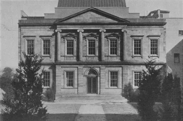 La nouvelle aile américaine du Metropolitan Museum, New York, 1924