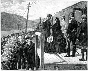La reine remettant la médaille Albert au garde-côte George Oatley